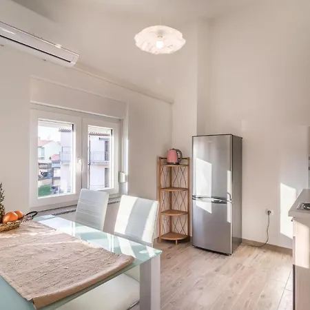 Apartment 1 Bedroom Lovely In