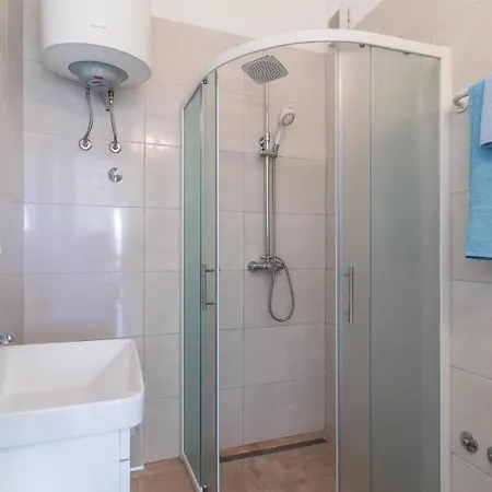 1 Bedroom Lovely In *