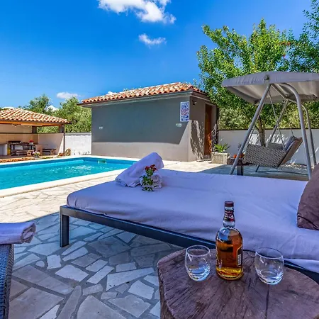 1 Bedroom Lovely In * Pula