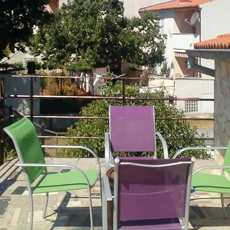 דירה 1 Bedroom Lovely In פולה